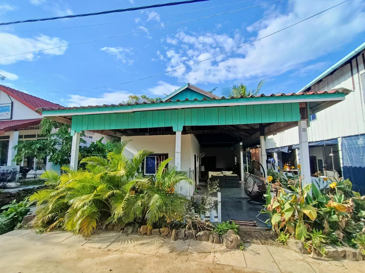 Sam'S Guesthouse M'Pai Bay Koh Rong Sanloem Exterior photo